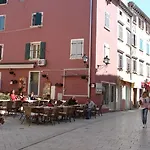 Main Street Carera Lägenhet