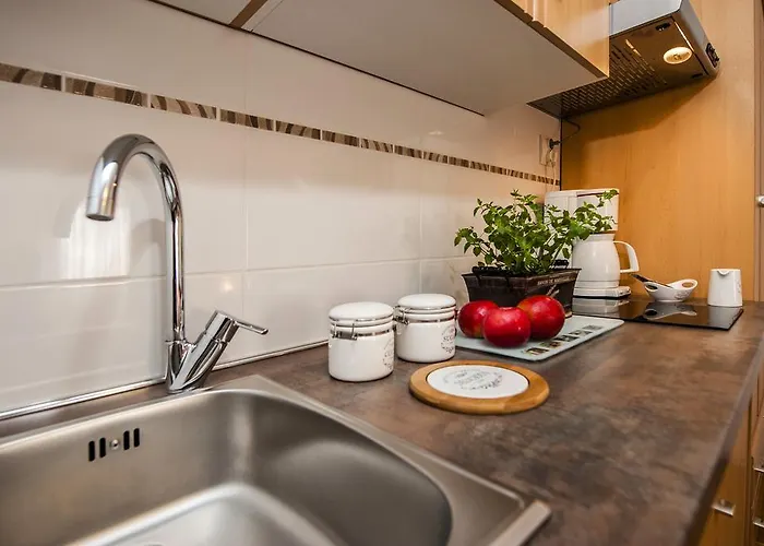 Main Street Carera רוביני